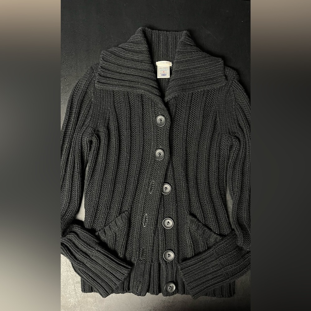 Old navy women’s button up sweater